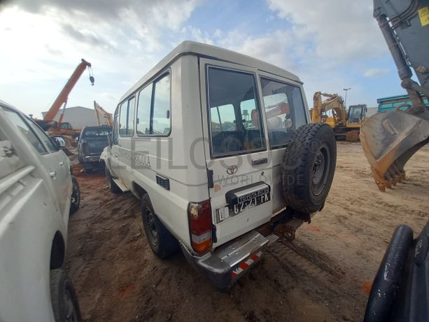 TOYOTA LAND CRUISER 4.2D 4WD HARDTOP 13