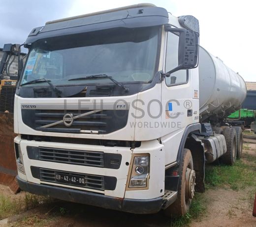 CABINDA - Autotanque de Água VOLVO FM 400 6x4