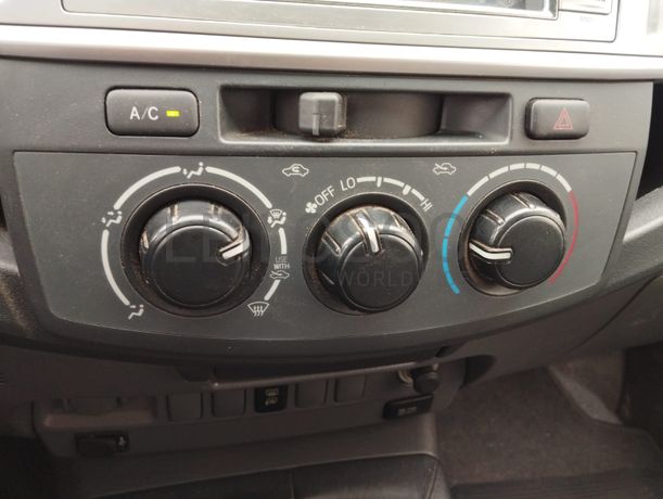 Toyota Hilux · Ano 2013