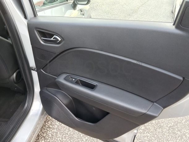 Renault Captur · Ano 2021