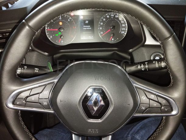 Renault Captur · Ano 2021