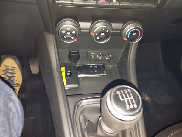 Renault Captur · Ano 2021