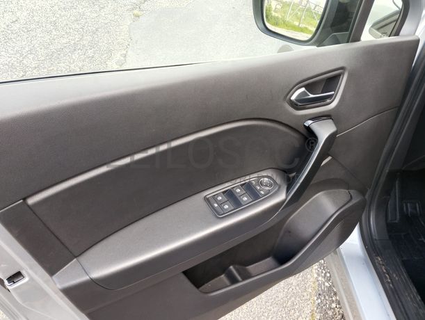 Renault Captur · Ano 2021