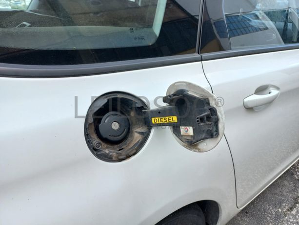 Peugeot 308 · Ano 2014