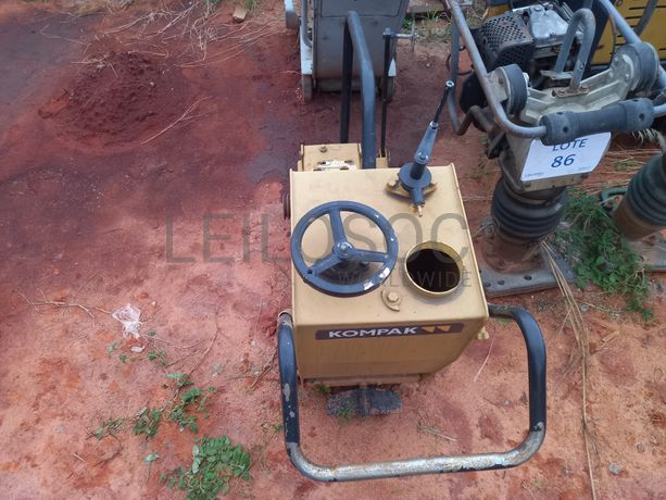 Compressores + Torre de Iluminação + Cilindro ATLAS COPCO LP 6505 + Saltitões