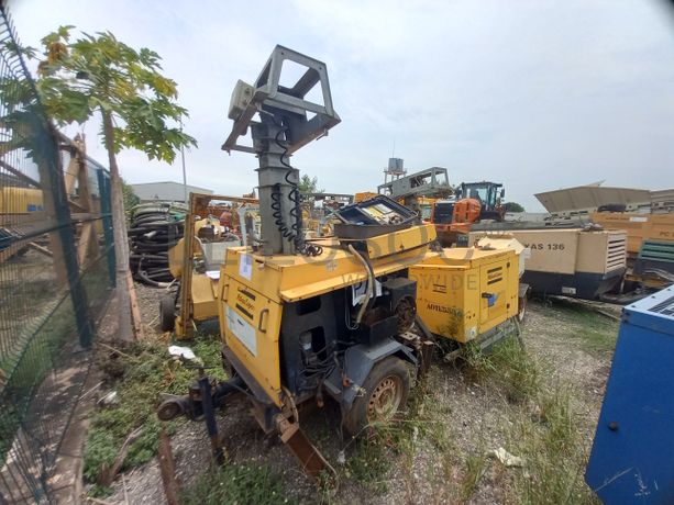 Compressores + Torre de Iluminação + Cilindro ATLAS COPCO LP 6505 + Saltitões