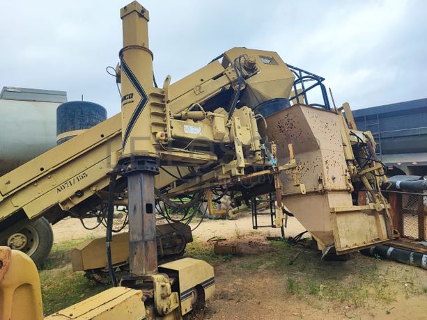 CABINDA - Pavimentadora GOMACO GT 3600 + CABINDA - Grua Torre - Lança de 40 a 50 m, 1,5 a 2 POTAIN 743 E1975 + CABINDA - ATLAS COPCO XAS 137 DD