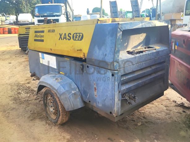 CABINDA - Pavimentadora GOMACO GT 3600 + CABINDA - Grua Torre - Lança de 40 a 50 m, 1,5 a 2 POTAIN 743 E1975 + CABINDA - ATLAS COPCO XAS 137 DD