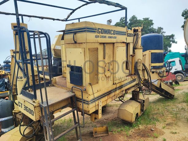 CABINDA - Pavimentadora GOMACO GT 3600 + CABINDA - Grua Torre - Lança de 40 a 50 m, 1,5 a 2 POTAIN 743 E1975 + CABINDA - ATLAS COPCO XAS 137 DD