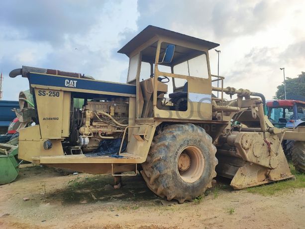 CABINDA - Retroescavadora, e Misturadora/Recicladora
