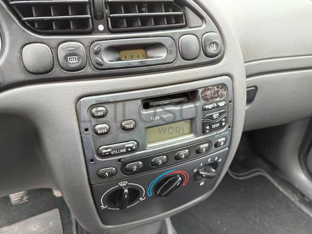 Ford Fiesta · Ano 1999