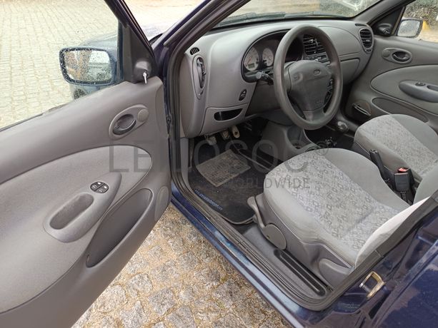 Ford Fiesta · Ano 1999