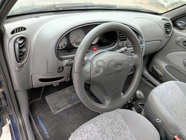 Ford Fiesta · Ano 1999