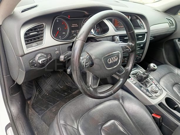 Audi A4 Avant TDI · Ano 2012