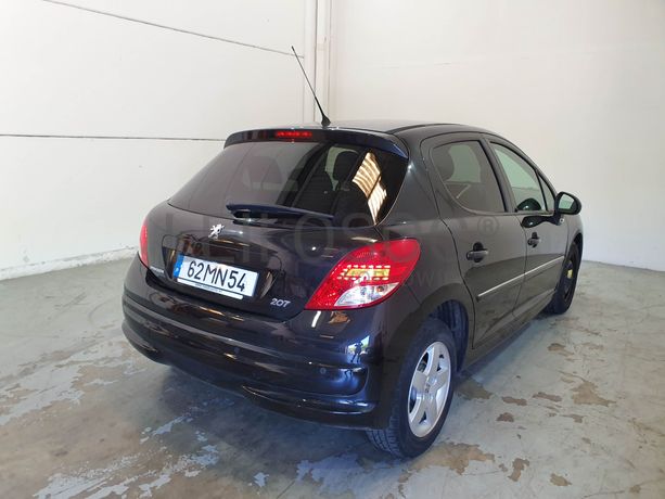 Peugeot 207 · Ano 2012
