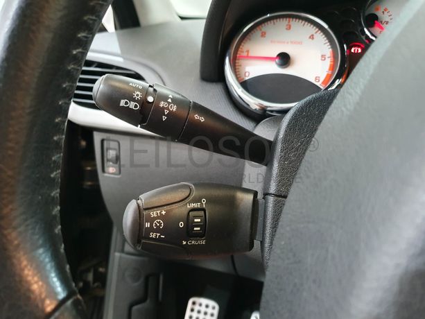 Peugeot 207 · Ano 2012