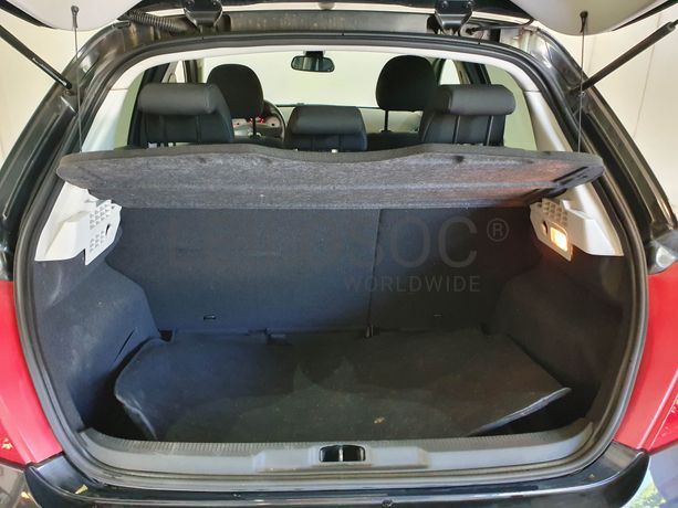 Peugeot 207 · Ano 2012