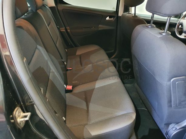 Peugeot 207 · Ano 2012