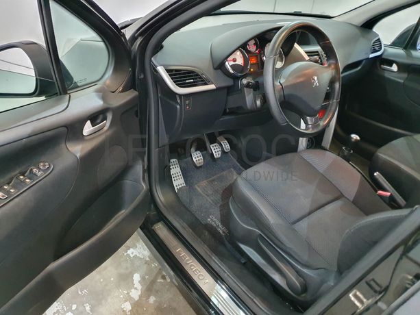Peugeot 207 · Ano 2012