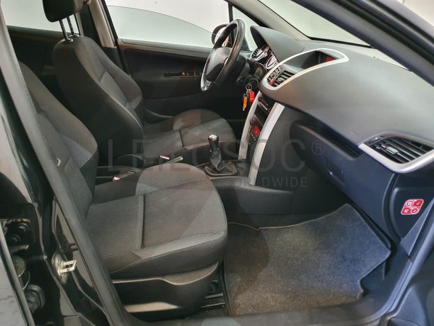 Peugeot 207 · Ano 2012