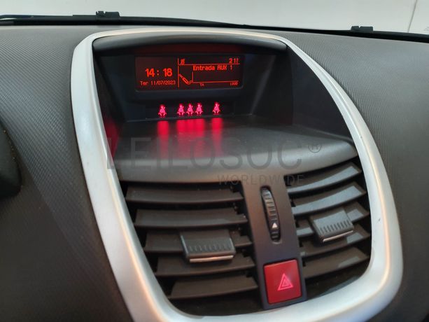 Peugeot 207 · Ano 2012