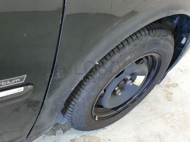 Peugeot 207 · Ano 2012