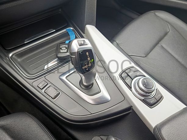 BMW 318 D · Ano 2012