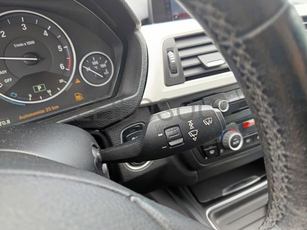 BMW 318 D · Ano 2012