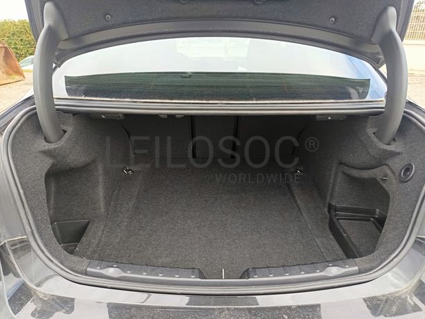 BMW 318 D · Ano 2012