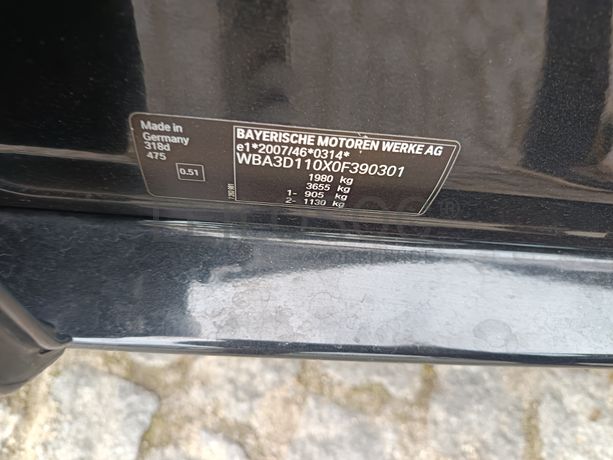 BMW 318 D · Ano 2012