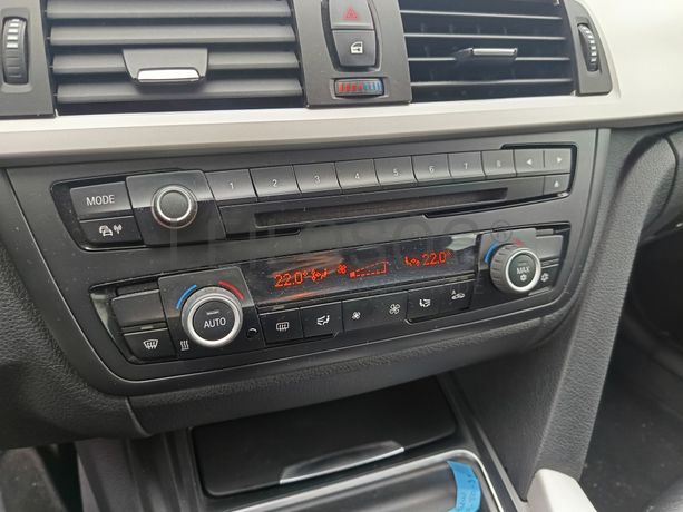 BMW 318 D · Ano 2012