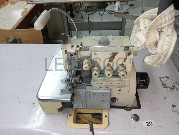 Máquina de Corte e Cose