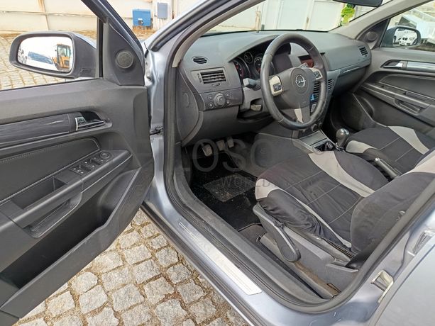 Opel Astra · Ano 2004