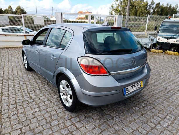 Opel Astra · Ano 2004