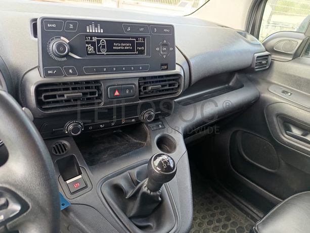 Opel Combo · Ano 2021