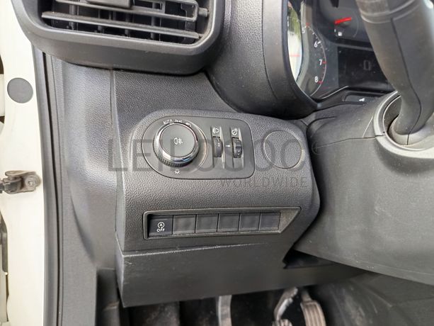 Opel Combo · Ano 2021