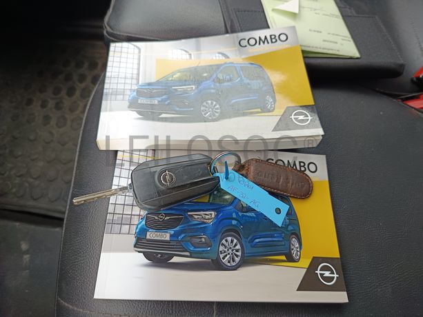 Opel Combo · Ano 2021