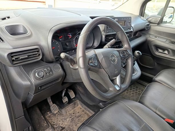 Opel Combo · Ano 2021