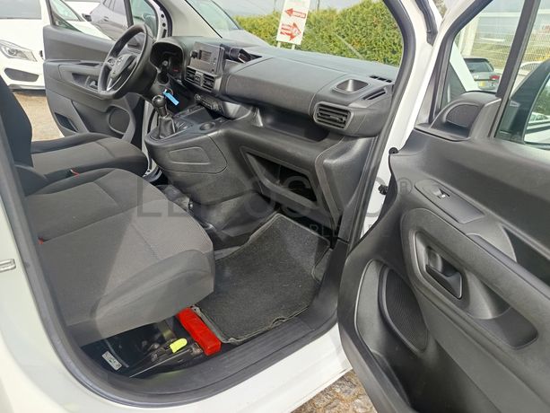 Opel Combo · Ano 2021