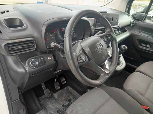 Opel Combo · Ano 2021
