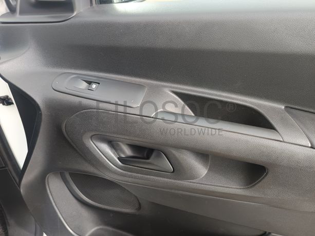 Opel Combo · Ano 2021