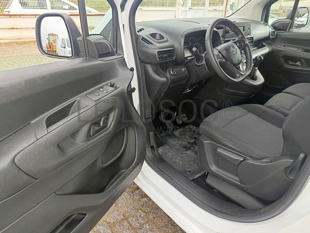 Opel Combo · Ano 2021