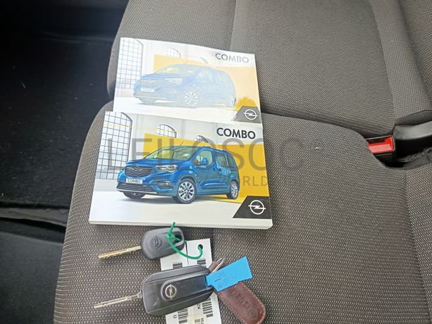 Opel Combo · Ano 2021