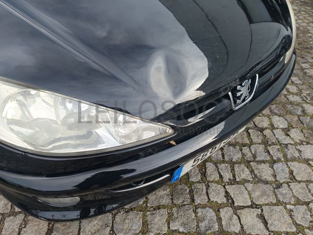 Peugeot 206 · Ano 2001