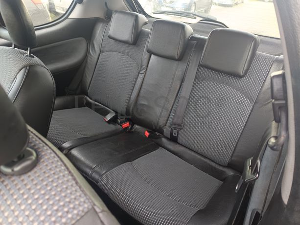 Peugeot 206 · Ano 2001