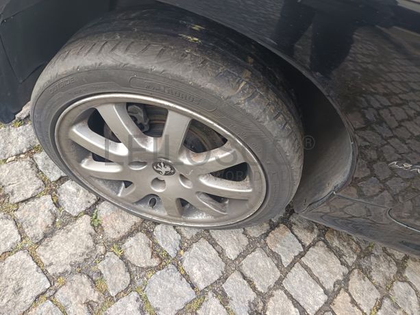 Peugeot 206 · Ano 2001