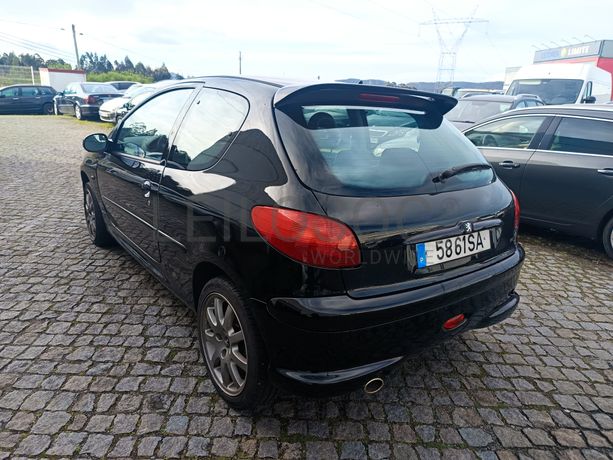 Peugeot 206 · Ano 2001