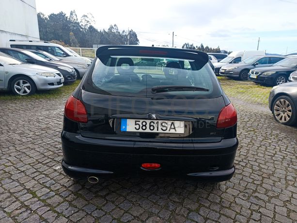 Peugeot 206 · Ano 2001