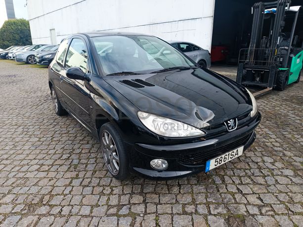 Peugeot 206 · Ano 2001