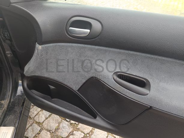 Peugeot 206 · Ano 2001